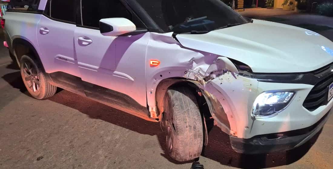 Veículo desgovernado atinge poste e motorista é preso embriagado em Sinop