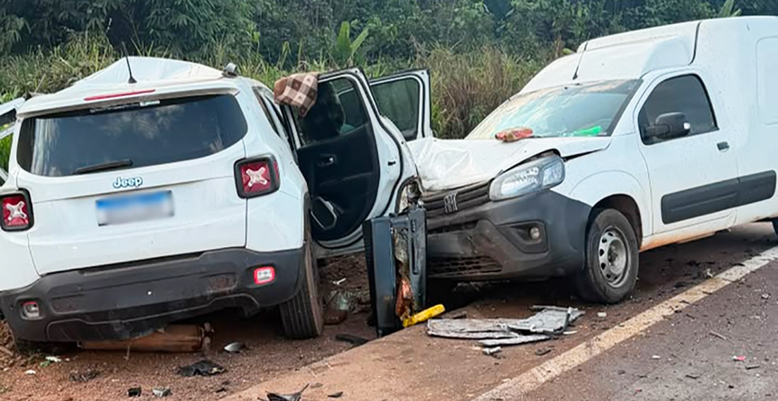 Dois morrem em acidente entre carros e carreta na BR-163 entre Sinop e Itaúba
