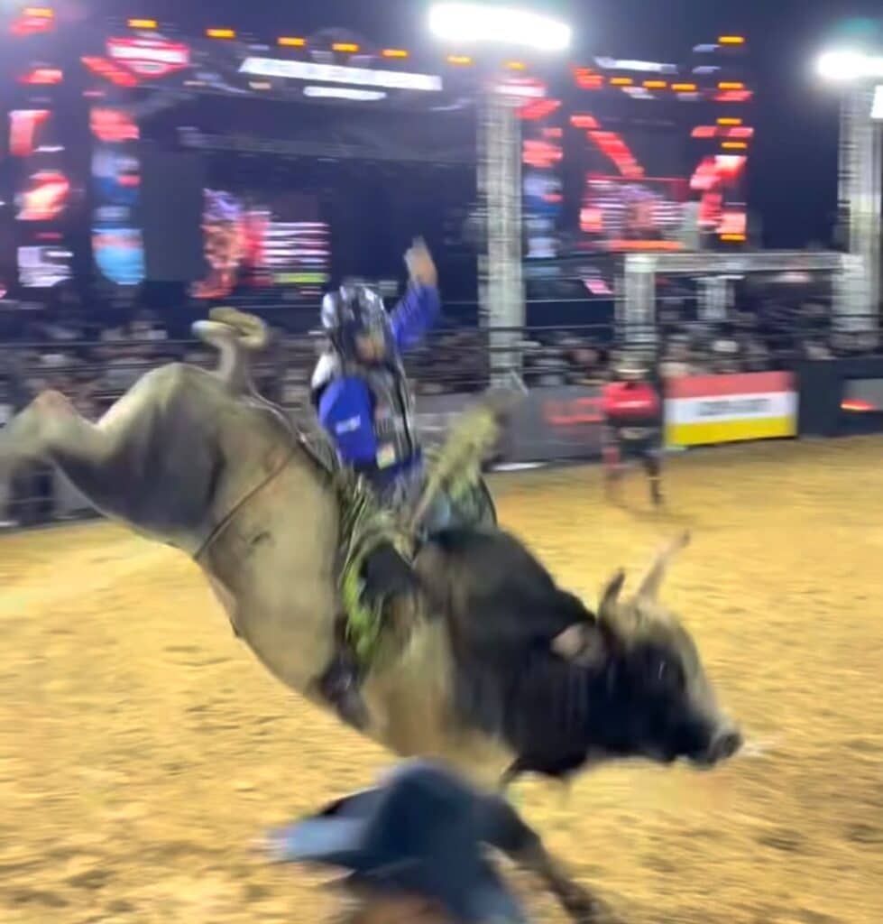 Alex Oliveira fatura título da PBR em Sorriso e R$ 250 mil