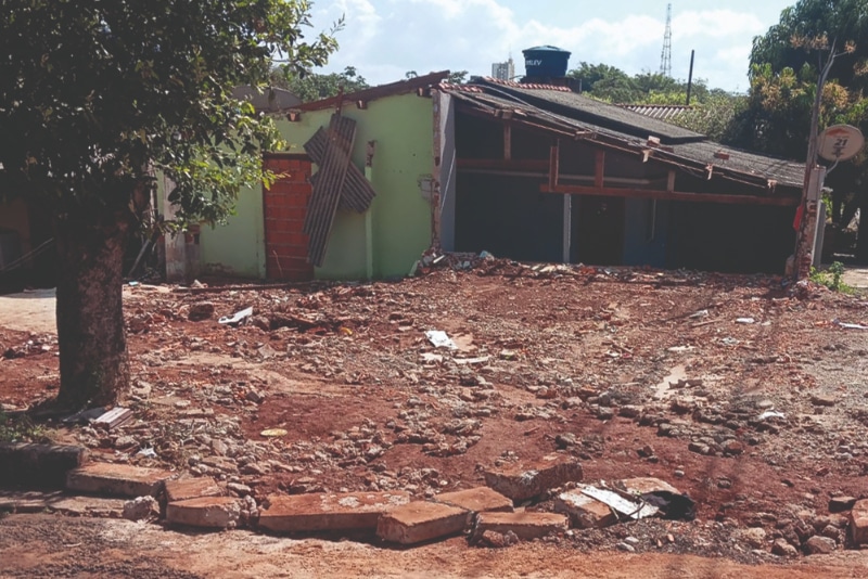 Justiça obriga prefeitura a pagar aluguel social após obra causar inundação em casa de família em MT
