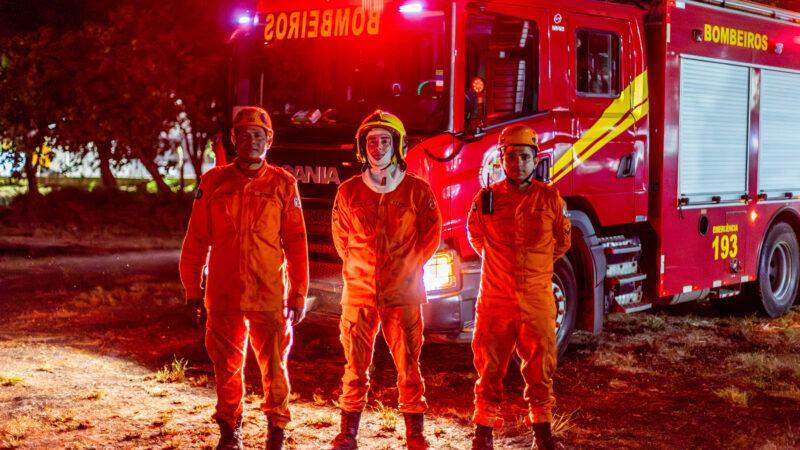 Incêndio de vegetação próximo à Policlínica do Pedra 90 é controlado sem vítimas