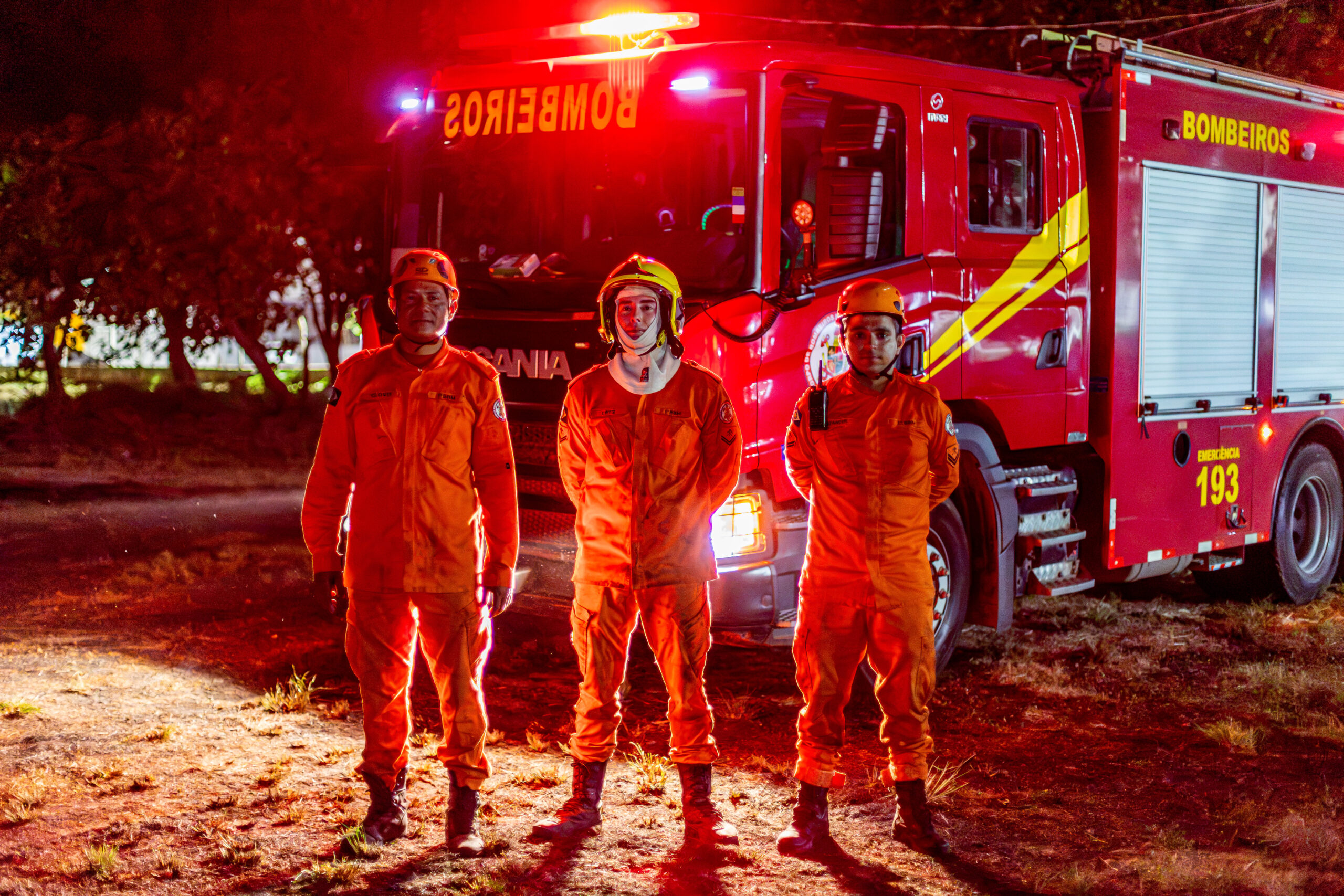 Incêndio de vegetação próximo à Policlínica do Pedra 90 é controlado sem vítimas