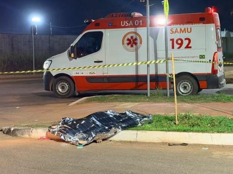 Mulher morre atropelada após saltar de moto em Cuiabá
