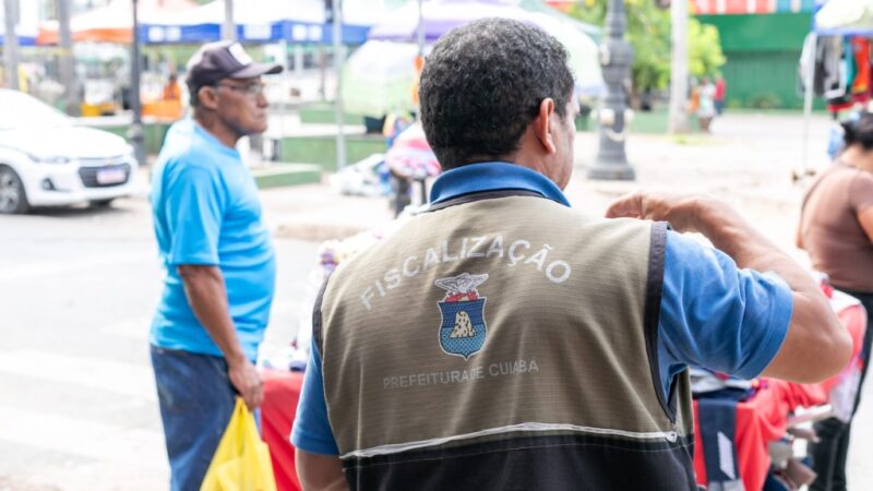 Ordem Pública orienta ambulantes no centro e interdita trailers abandonados em Cuiabá