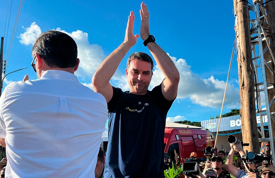 Pesquisa Real Time Big Data mostra Flávio Bolsonaro liderando em Mato Grosso; Lula é 2º