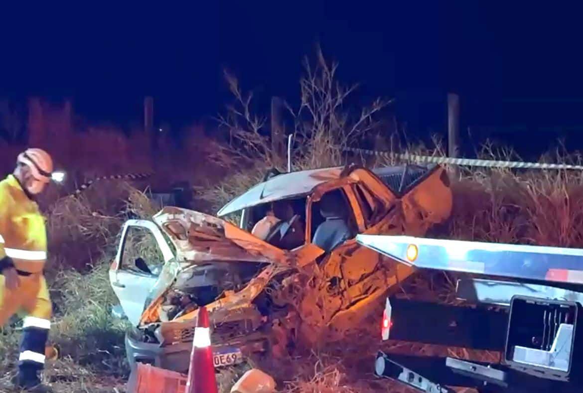 Colisão entre picape e carreta deixa um morto na BR-163 entre Sinop e Sorriso