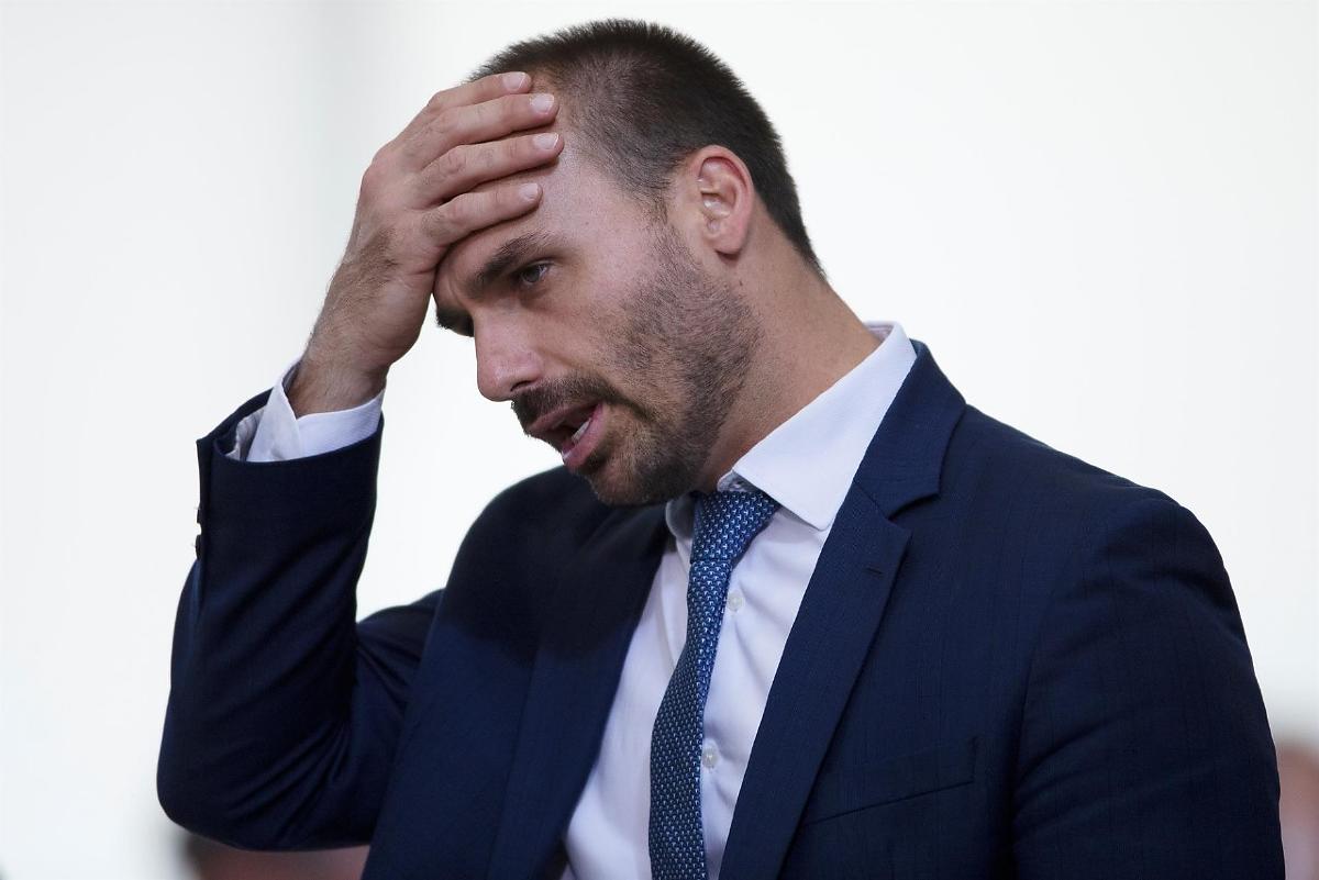Caixa vai leiloar apartamento de Eduardo Bolsonaro no Rio