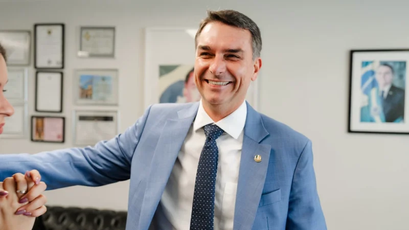 Flavio Bolsonaro se reúne com lideranças hoje em Mato Grosso e Wellington não deve participar