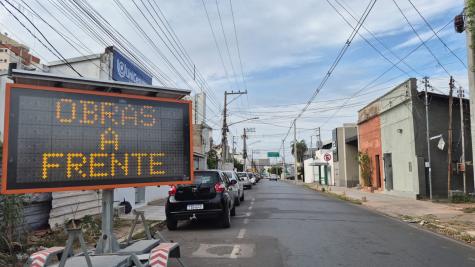 Joaquim Murtinho fica interditada por obra de esgoto em Cuiabá