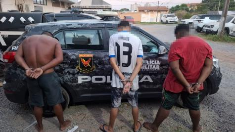 Rotam prende trio com drogas e R$ 3 mil em Cuiabá