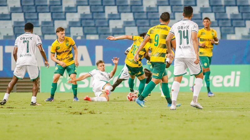 Cuiabá bate o Náutico na Arena Pantanal e fica a três pontos do G6