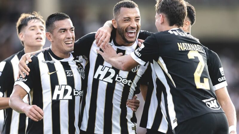 Galo vira o confronto, elimina o Santos nos pênaltis e vai à semifinal da Sul-Americana