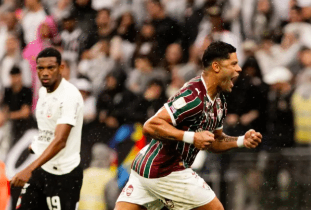 Corinthians perde para o Fluminense e chega à sexta derrota seguida no Brasileirão