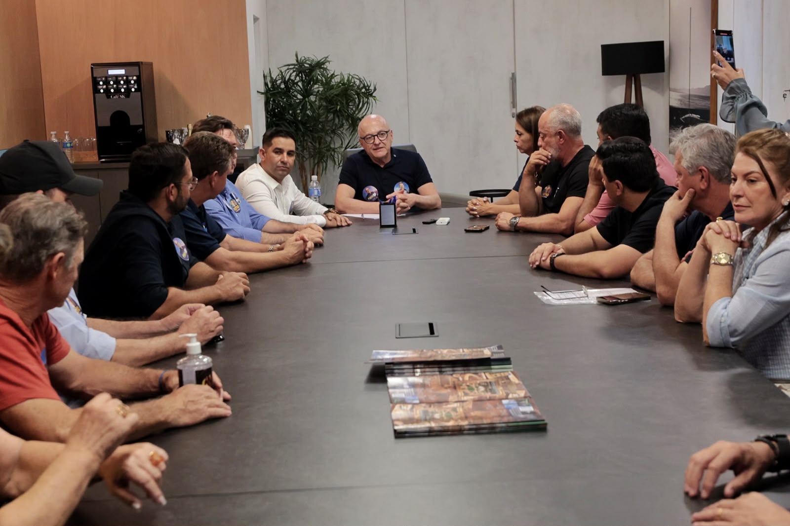 Sinop: Dez vereadores de Sinop fecham apoio a Pivetta e fortalecem base do governador no Nortão