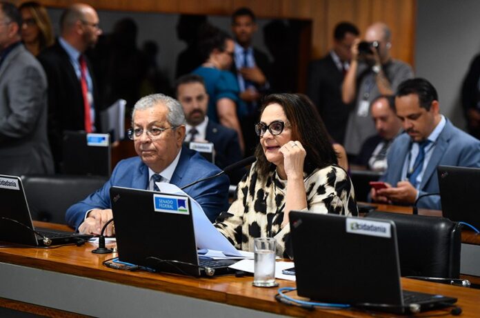 Com voto de senador mato-grossense, comissão aprova PEC que acaba com a escala 6×1