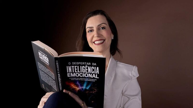 Psicóloga de Sinop leva o tema relacionamentos à Bienal do Livro de São Paulo em obra coletiva