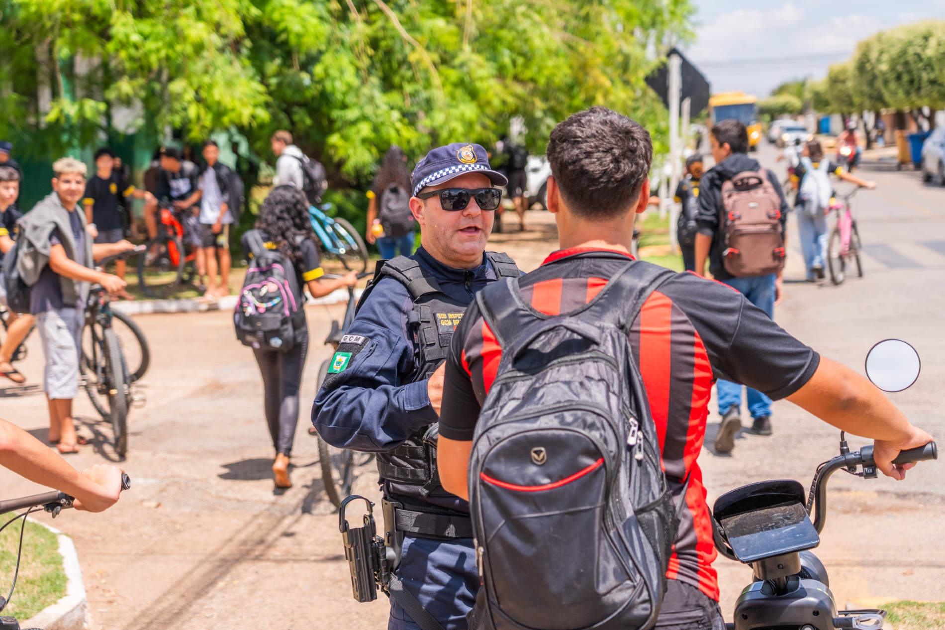 Guarda Civil Municipal intensifica orientações sobre uso de bicicletas elétricas e similares em escolas de Lucas do Rio Verde