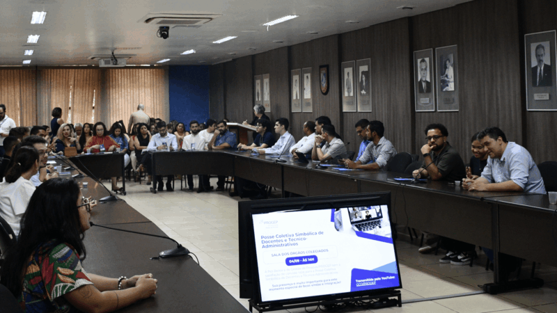 UFMT empossa 38 professores e 9 técnicos aprovados em concursos