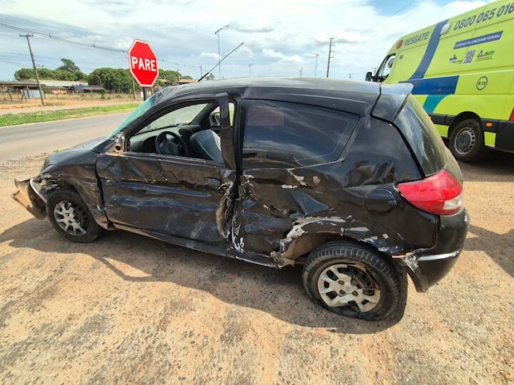 Carro e caminhão batem na BR-163, em Sinop, e ninguém fica ferido