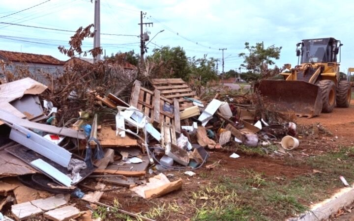 Operação Cidade Limpa chega à região dos Vilas, em Sinop