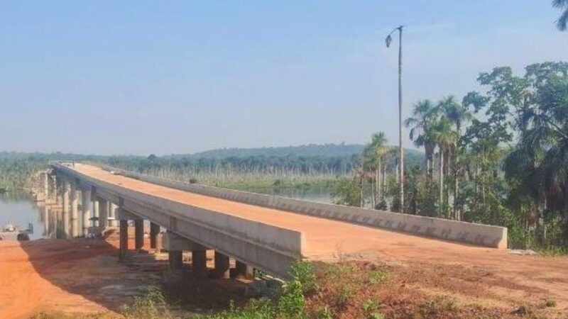 Maior ponte de concreto de Mato Grosso, sobre o Rio Juruena, chega a 77% de execução