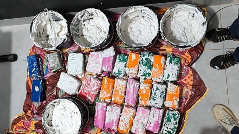 Casal é preso com 26 kg de drogas escondidas em baldes de argamassa em Confresa